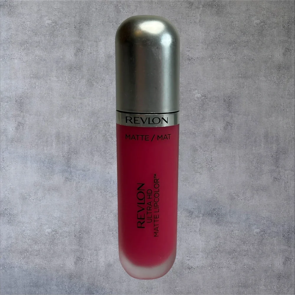 Revlon Ultra HD Matte Lipcolor Women 0.2oz 615 HD Temptation Pink Red New‎